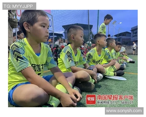 足球明星孩子们的励志加油视频展现梦想与努力的完美结合